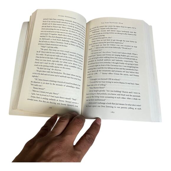 The Time Traveler's Wife Book Audrey Niffenegger Used Great Condition - Picture 7 of 7